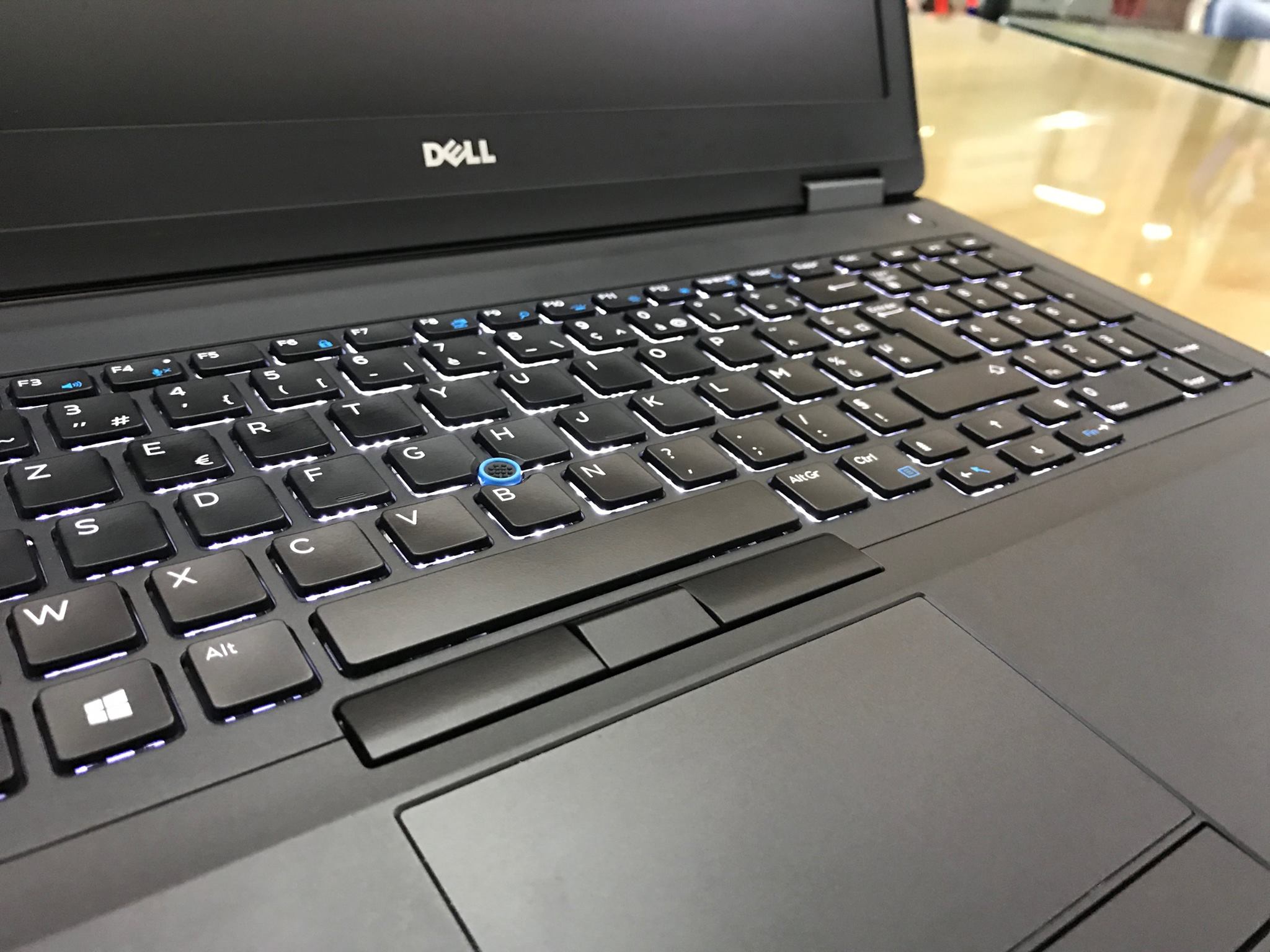 Laptop Dell Latitude E5570-4.jpg